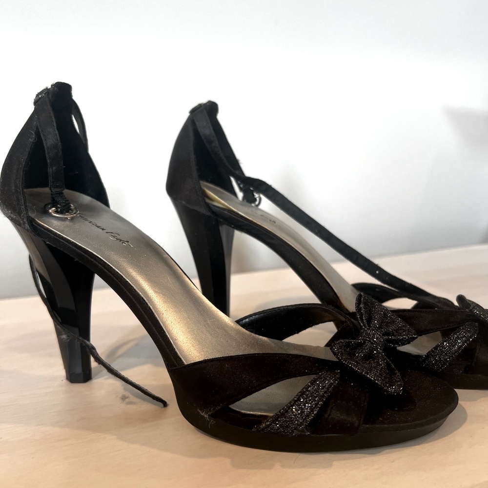 Vintage black bow heel